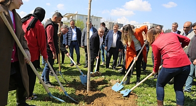 Torbalı Belediyesi Orman Haftası kapsamında yeni koru oluşturdu