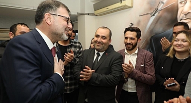 Bayraklı'da Başkan Saygılı'ya coşkulu karşılama