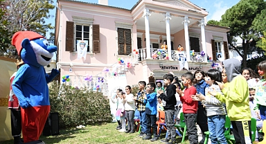 Depremzede çocuklara Bornova Belediyesi'nden moral etkinliği