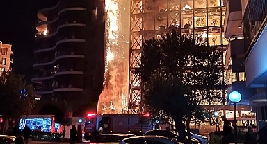 Folkart Sitesi'nde yangın: Bazı vatandaşlar yangından kurtarmak için balkondan atladı