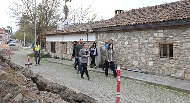 Mahalleli istedi belediye yaptı