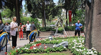 AK Partili Çankırı Zübeyde Hanım’ın mezarını ziyaret edip anneler günün kutladı