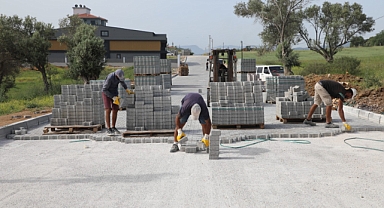 Barbaros'ta yol çalışması