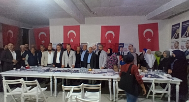 Bayraklı’da CHP’li üyeler toplu bir şekilde AK Parti’ye geçti