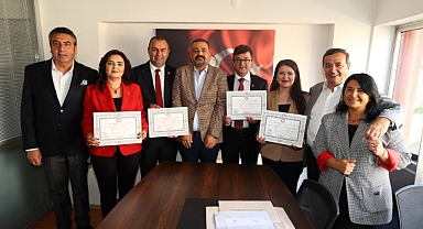 CHP İzmir'de vekil mazbataları tamam: Ne mesajlar verildi?
