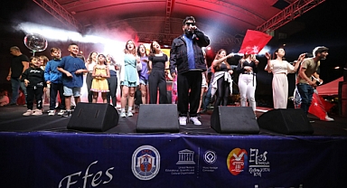 Efes Selçuk'ta 19 Mayıs coşkusu: Size ihtiyacımız var gençler