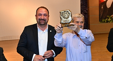 Komünist Osman Çiğli’de seyirci ile buluştu