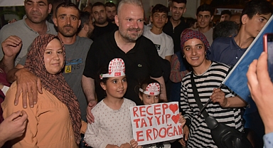 Menemen'de seçim kutlaması