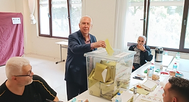 Selvitopu çifti oylarını kullandı