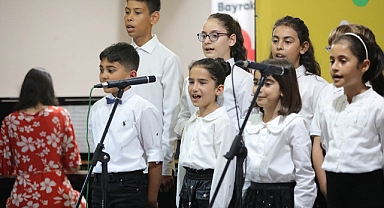 BASAMAK kursiyerleri yıl sonu gösterileriyle sahnede