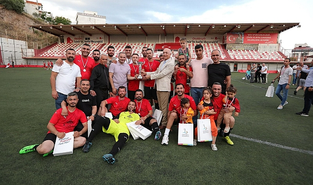 Bayraklı’da dostluk turnuvası