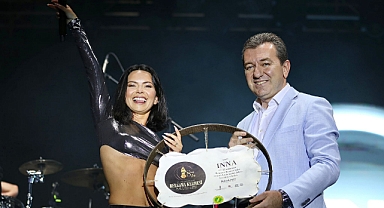 Bergama Kermes Festivali'nde Yabancı Pop Star Inna'dan muhteşem konser