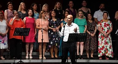Bornovalılar türkülerle “Yaza merhaba” dedi