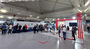 DEÜ standına yoğun ilgi