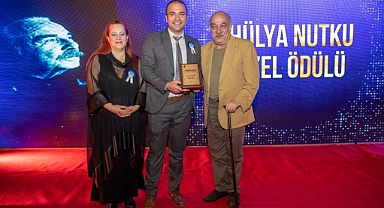 İzmir Şehir Tiyatroları'na 6 dalda