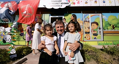 Karşıyakalı miniklerin ilk mezuniyet sevinci