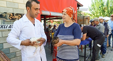Seferihisar Belediyesi'nden çiftçiye tavuk desteği