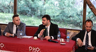 AK Partili İnan'dan Tire'deki çiftçiye: Yaraları birlikte saracağız