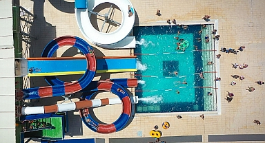 Bergama Belediyesi’nin işlettiği Aquapark hizmette