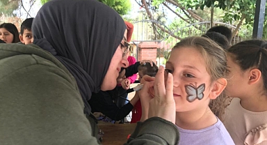 Egeli gençler, ilkokul öğrencileriyle sanat projesinde buluştu