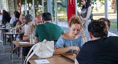Karşıyakalılar tavla turnuvasında buluştu