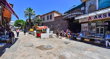 Kritik caddede üstyapıya geçiliyor