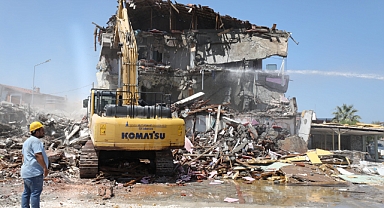 Narlıdere’de imara aykırı yapılarla mücadele sürüyor