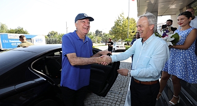 Başkan Engin alkışlarla görevine döndü