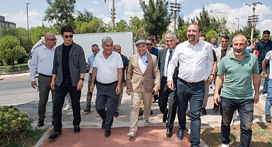 Başkan Soyer Çiğli’de çevre düzenleme çalışmalarını inceledi