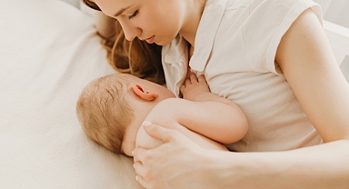 Çiçeği burnunda annelere özel emzirme tüyoları