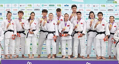 İzmir’in altın kızı Sema