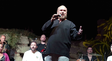 Kaleiçi Hakan Aysev’le coştu