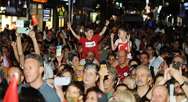 Karşıyaka gelincik tarlasına döndü