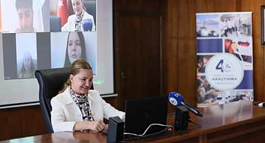 Rektör Hotar DEÜ'nün 'ilk' öğrencileriyle buluştu