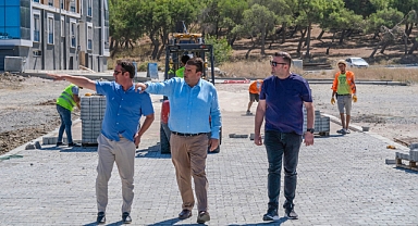 Son 1 yılda 150 bin metrekare kilit parke taşı serildi, 5 bin ton asfalt döküldü