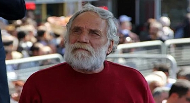 Ünlü yazar İzmir'de yoğun bakıma alındı!