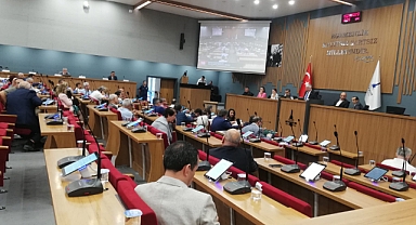 Büyükşehir Meclisi’nde ‘danışman’ gerginliği!