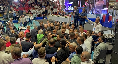 CHP Manisa İl Kongresi’nde ‘değişim’ gerginliği!