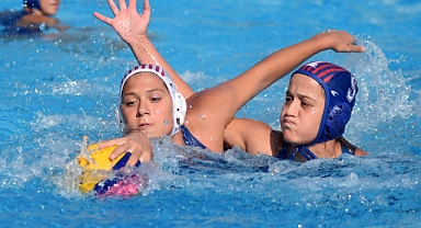 Havuzda büyük heyecan başladı