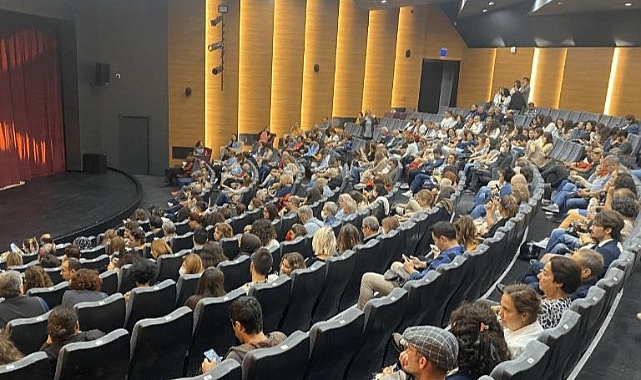 İzmir Şehir Tiyatroları sezonu Deli Dumrul ile açacak