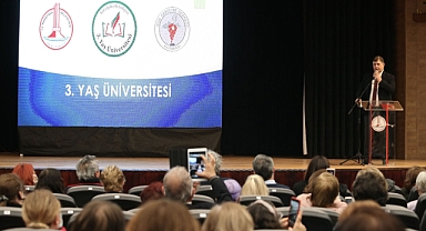 Karşıyakalı çınarlar ‘3. Yaş Üniversitesi'nde ders başı yaptı
