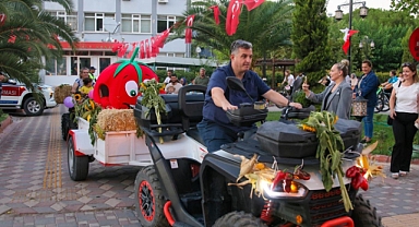 Kınık’ta Hasat ettikleri ürünlerle bisikletlerini süslediler