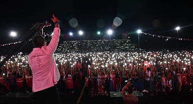 Torbalı ‘Kurtuluşu’nu Haluk Levent’le kutladı