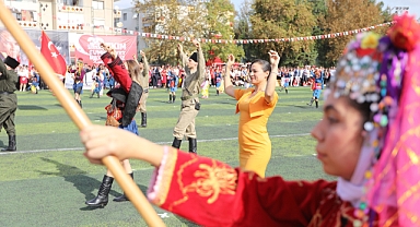 Başkan Ceritoğlu Sengel, Cumhuriyet için zeybeğe durdu