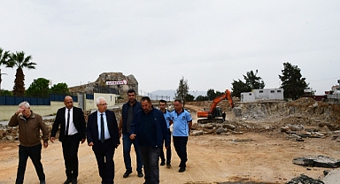 Başkan Selvitopu Yeşilyurt Pazaryeri inşaatını denetledi