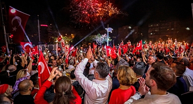 Bayraklı’dan 10 bin kişilik kortej!