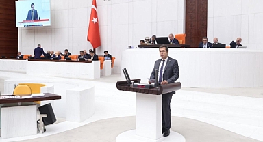 CHP’li Deniz Yücel: Laikliğe ve ücretsiz eğitime darbe vuruyorlar