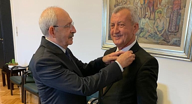 CHP'ye geri dönen Şahin'e, Kılıçdaroğlu'ndan rozet