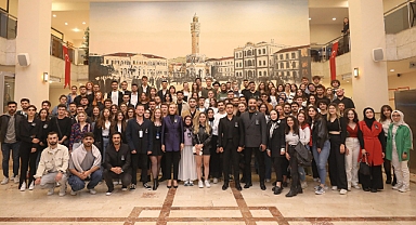 DEÜ'den 100. Yıl Buluşması: Cem Adrian