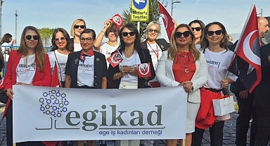 Egeli iş kadınları Cumhuriyeti coşkuyla kutladı